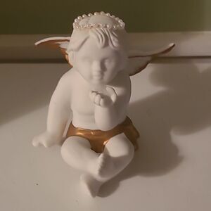 Christmas Around the World Cherub